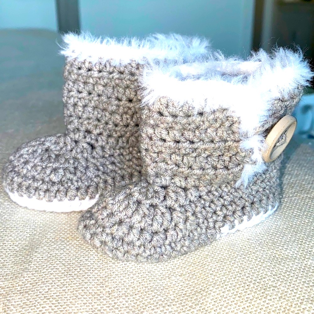 Newborn grey knit booties (handmade)